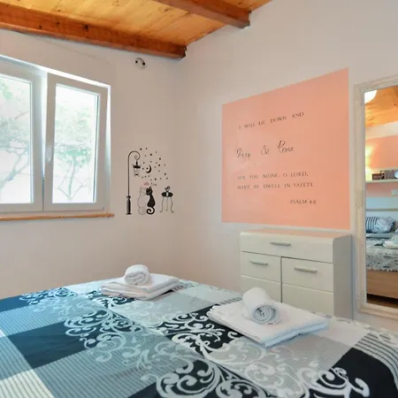 House Pineta 1719 Holiday home *