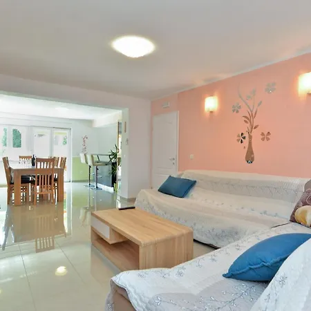 House Pineta 1719